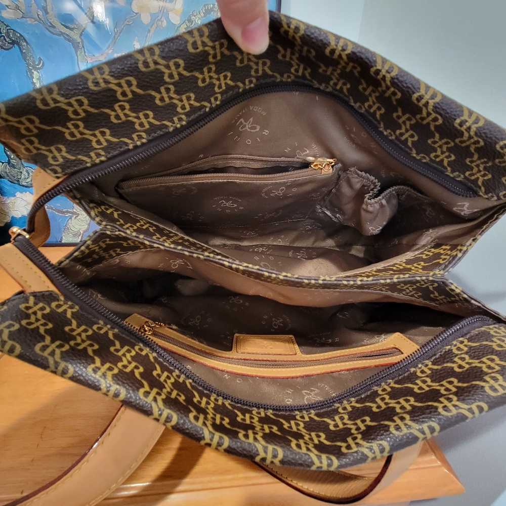 Rioni handbag Chelsea Shoulder Organizer excellent used condition leather purse - Picture 7 of 14